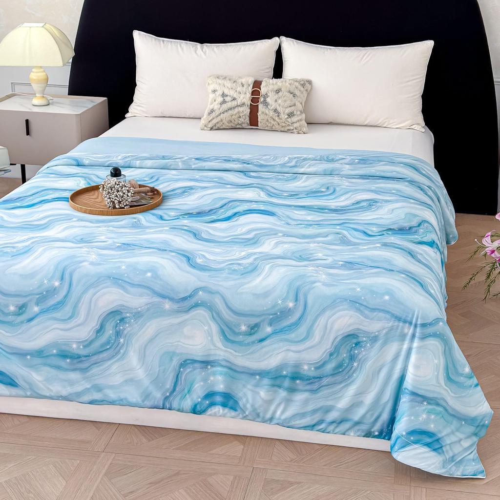 Cool Silk Summer Quilt: Lightweight, Breathable, Ideal for Home or Dorm Use