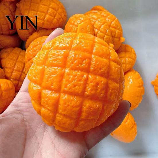 Hračky pro dospělé na odbourání stresu, Mačkací hračka s kůrkou ananasového bochánku pro DIY, Hračka ve tvaru simulovaného chleba, Senzorická fidget hračka ve tvaru falešného jídla pro snížení úzkosti