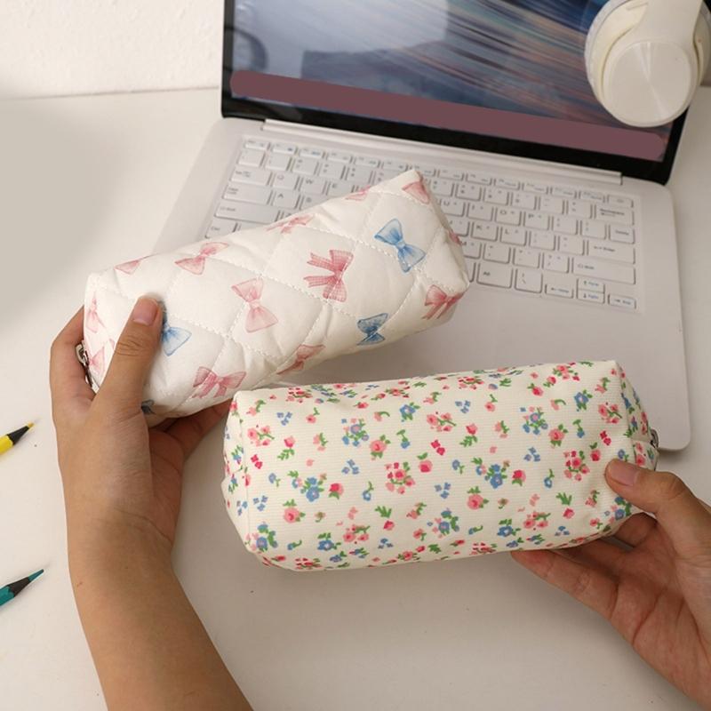 Polyester Pen  With Fashionable Print Spacious Interior Water Resistant For Students