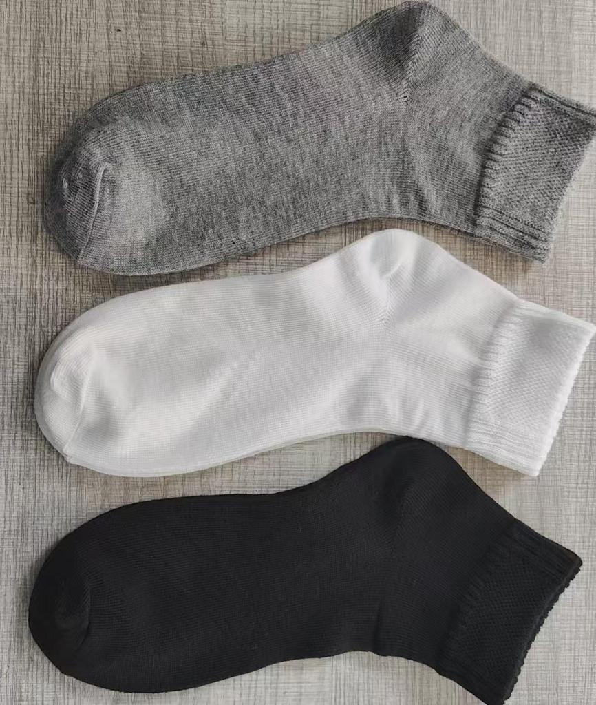 Unisex Mid-Tube Sports Socks - Black, White, Gray, Soft Cotton, Simple Design