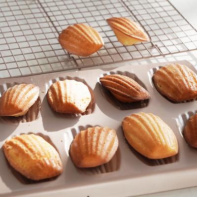 12 Cavity Madeleine Pan Mold Carbon Steel Non Stick Cake Pan Oval Shell Madeline Heavy Duty Cookie Bakeware for Oven Baking