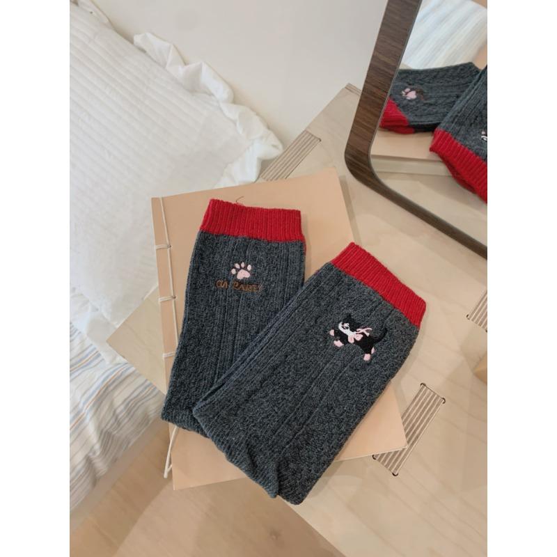 Ladies Autumn New Casual Match Color Linen Pattern Cat Embroidery AB Style Drum Pile Cotton Socks