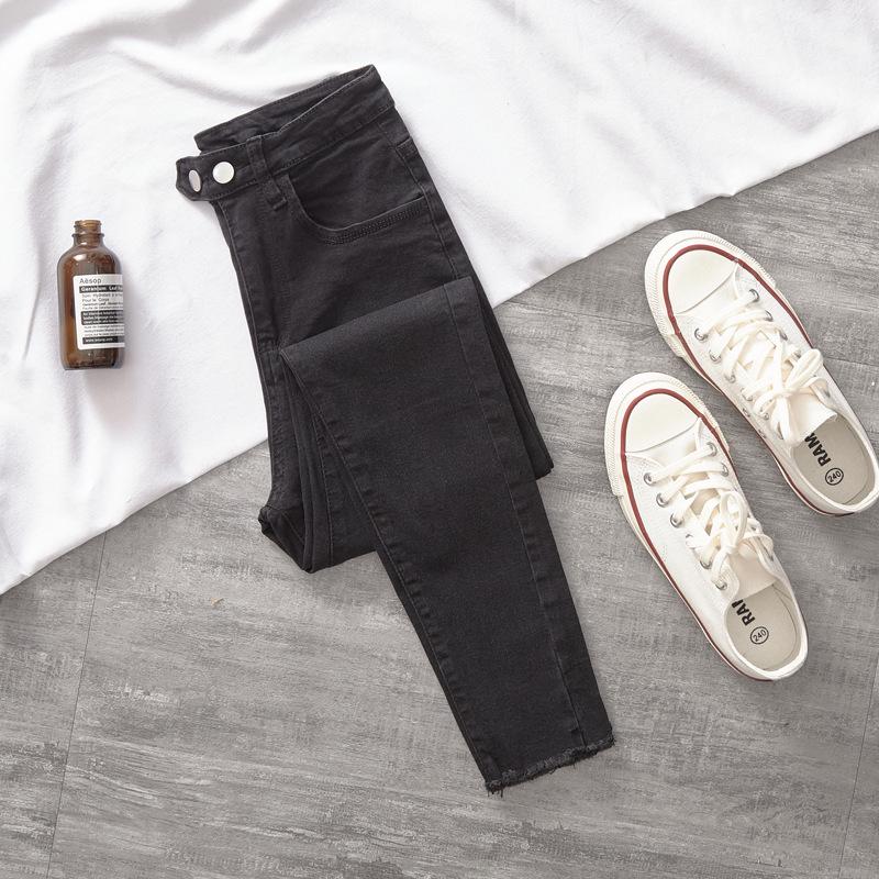 Women's High-Waisted Slimming Black Stretch Jeans – Slim-Fit, Versatile, Pencil Style, Nine-Point Length.