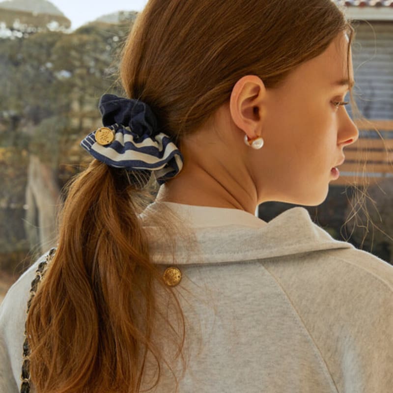 ANOETIC ANC STRIPE DENIM SCRUNCHIE_NAVY