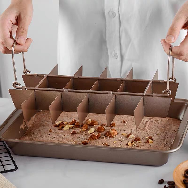 1pc Brownie Cake Pan With Dividers Stainless Steel Loaf Pan Non-Stick Square Lattice Muffin Baking Pan Blondie Bakeware