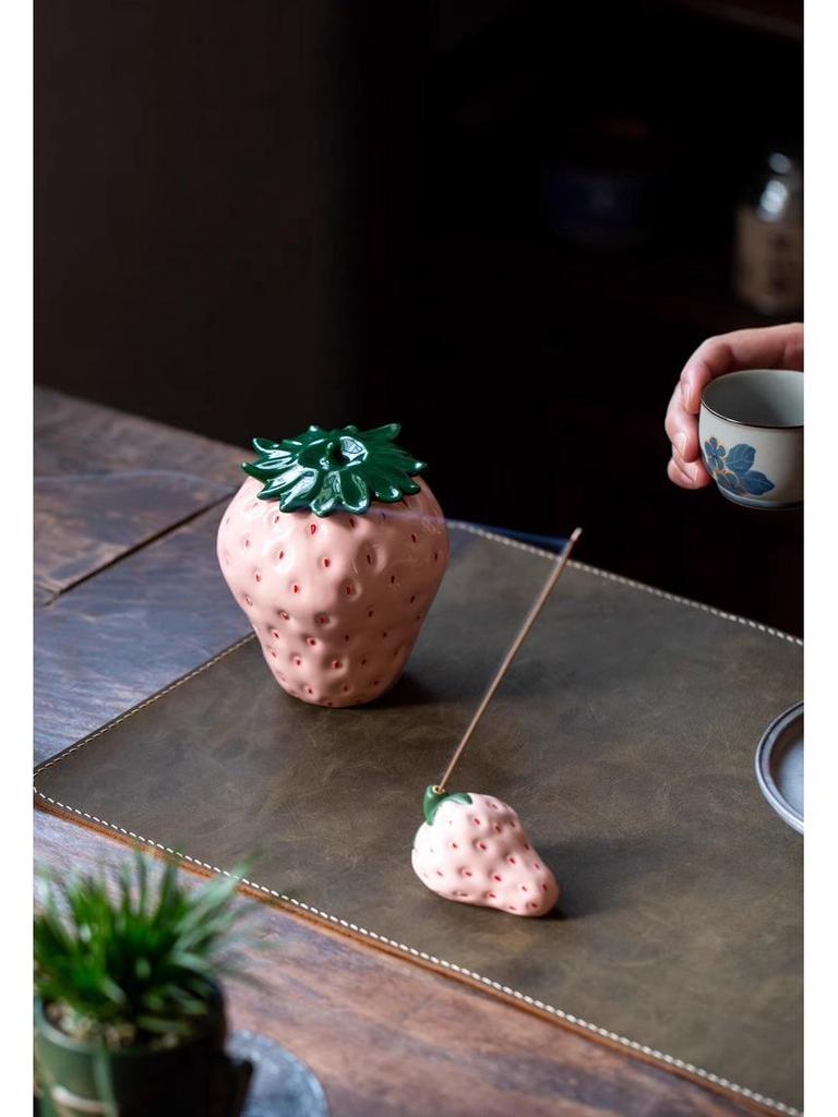 Handmade Ceramic Strawberry Tea Caddy: Moisture-Proof Mini Black Tea Storage Jar