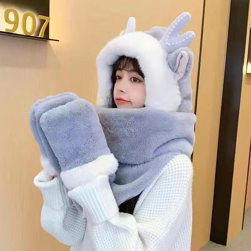 

Pearl Antler Plush Winter Hat Set