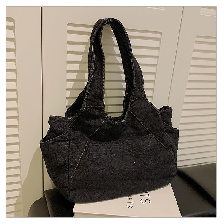 

Маленькая свежая и простая плечевая сумка из выстиранной джинсовой ткани 2025 новая летняя ретро мода популярная сумка-мессенджер женская тренд чёрный