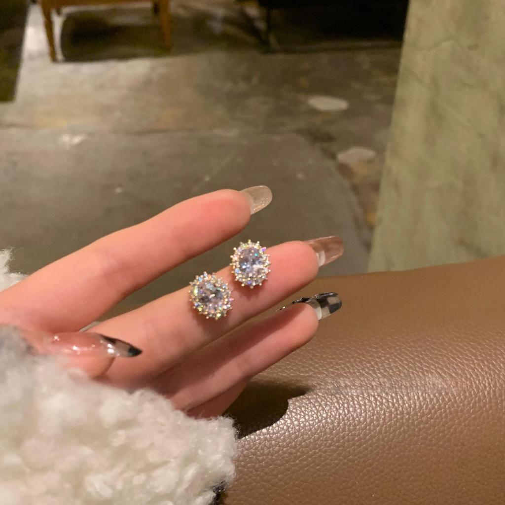 Pigeon Egg Gentle Earrings: 925 Silver, Niche Design for Women - High-End Jewelry for Autumn & Winter.