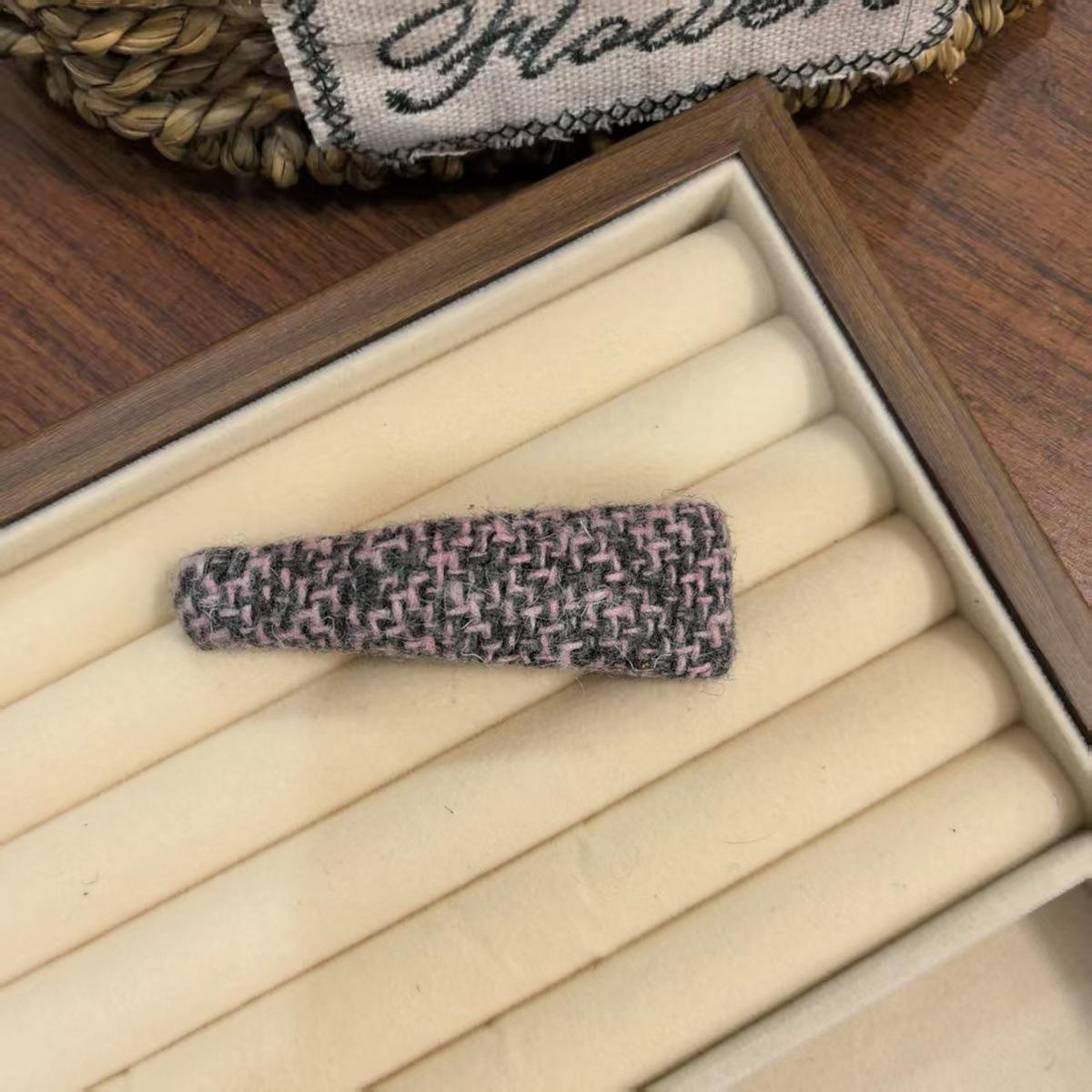 Gray Luxury Silk Thunder Hair Clip: Stylish Bangs & Side Clip Accessory