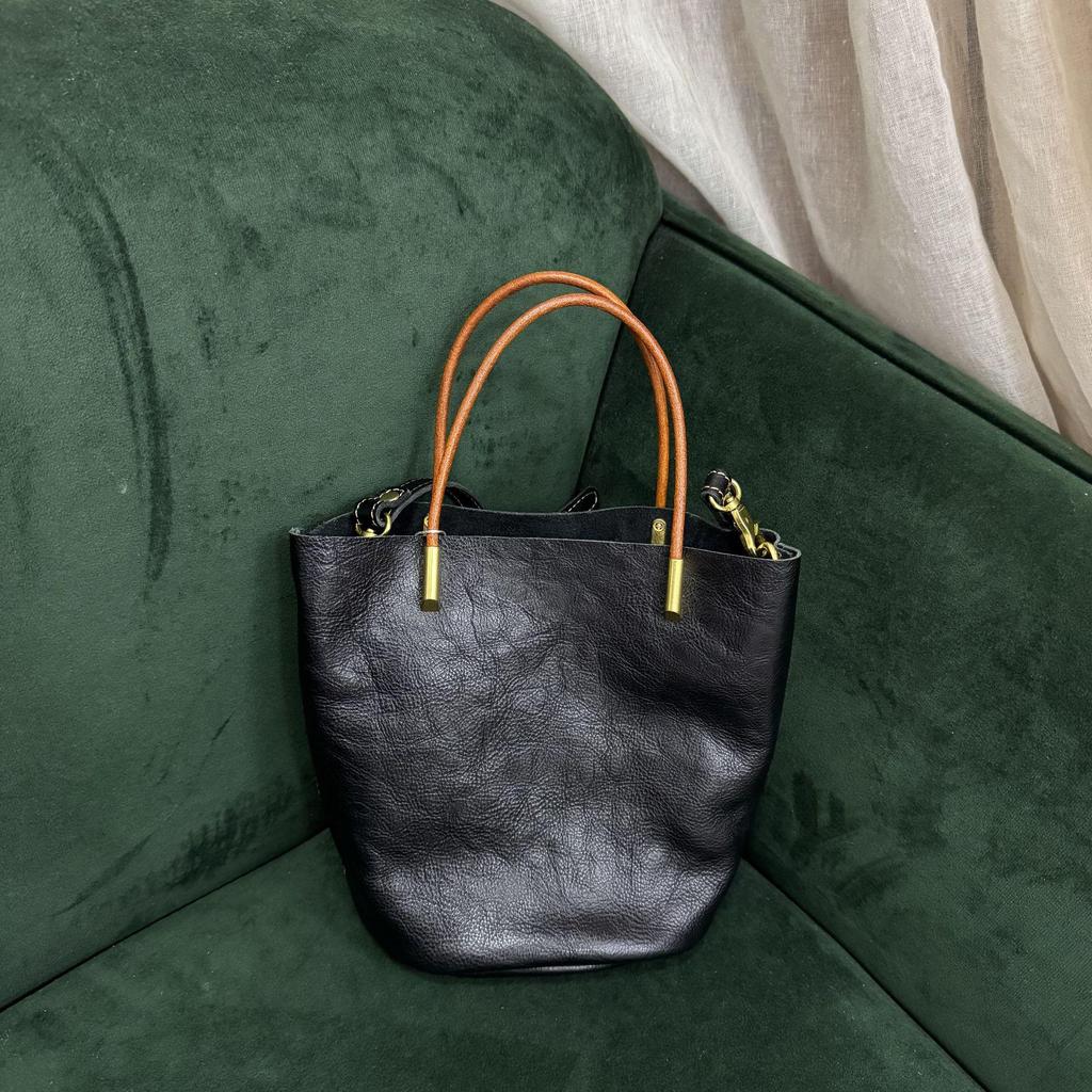 Retro Genuine Leather Bucket Handbag: Women's Vegetable-Tanned Cowhide Shoulder Bag with Large Capacity