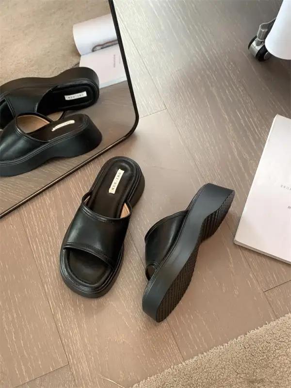 

Женская обувь Женские тапочки Уличные шлепанцы Платформа 2025 Серебряные Летние Скандалы Обувь Женские тапочки Платформа Шлепанцы 2025 Сумма 35