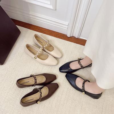 French Retro Single Shoes Women's 2025 Spring and Autumn New Low-heeled Square Head Shallow Mouth One-word Buckle with Shallow Mouth Mary Jane Shoes