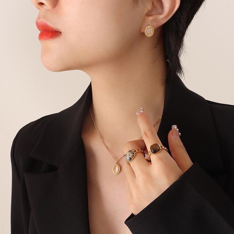 Französische böhmische Persönlichkeit Mode Retro Damen Oval Türkis Opal Intarsien Halskette Ohrringe Schmuck Set