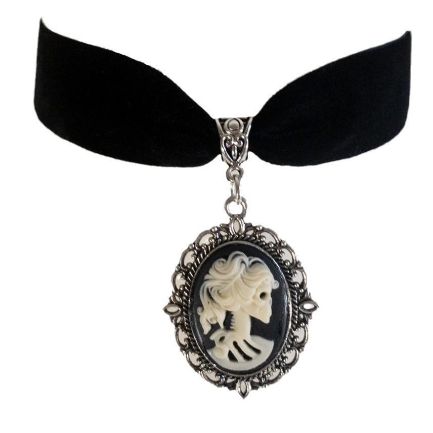 Gothic Skull Queen Pendant Necklace With Glass Charm For Fashionable Women