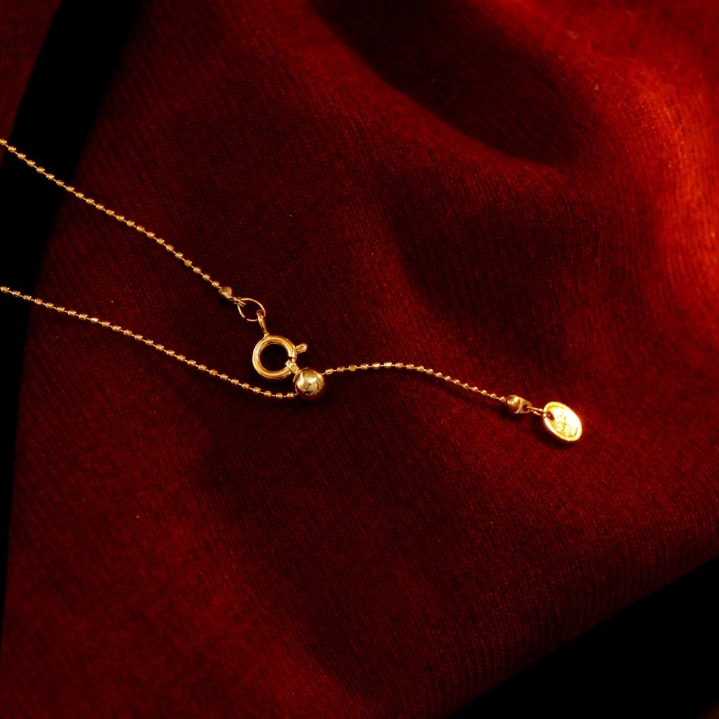 Designer Style Silver Collision Necklace for Women, Niche Design, Collarbone Chain, High-end and Elegant Temperament, Light Luxury Necklace