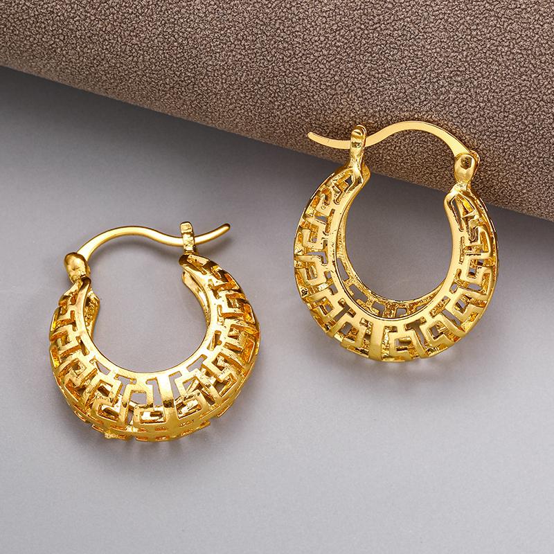 New Gold Color Oval Hollow Out Metal Hoop Earrings For Women Girls Vintege Ethnic Style Charm Jewelry Birthday Gifts