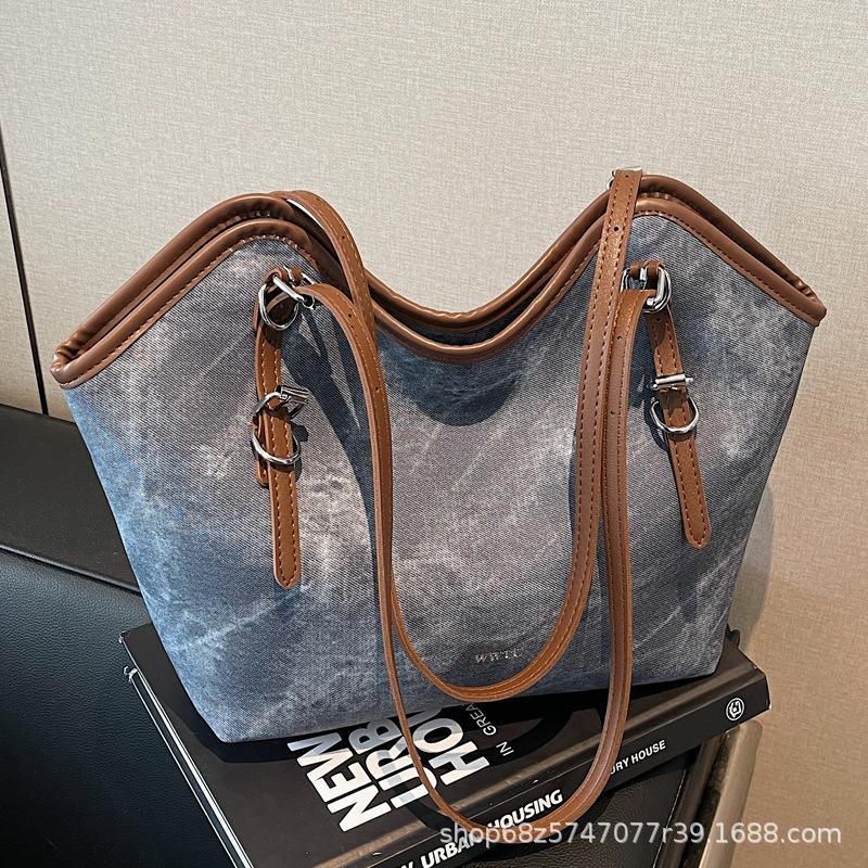 Fashionable Casual Large-capacity Tote Bag Women's 2025 Autumn and Winter New Shoulder Bag for Commuting To Work and High-end Underarm Bag