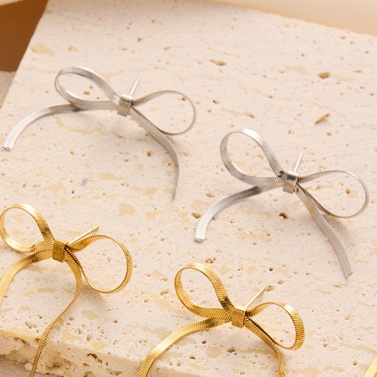 

Wenjian Personalized Snake Bone Choker Necklace - Fresh Titanium Steel Blade Chain, Real Gold Plating, Non-Fading.