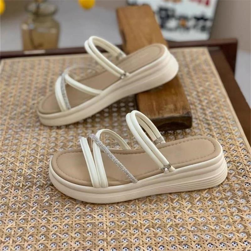 Stepping on shit with soft soles and two slippers for women's summer wear 2025 new fashionable and versatile comfortable casual non-slip beach shoes