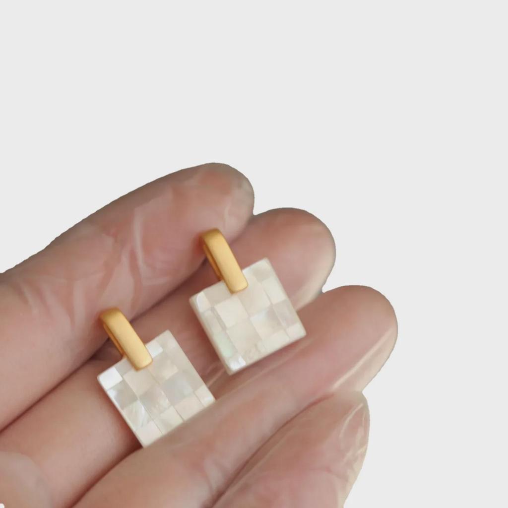 S925 Silver Needle White Butterfly Shell Versatile Commuter Earrings