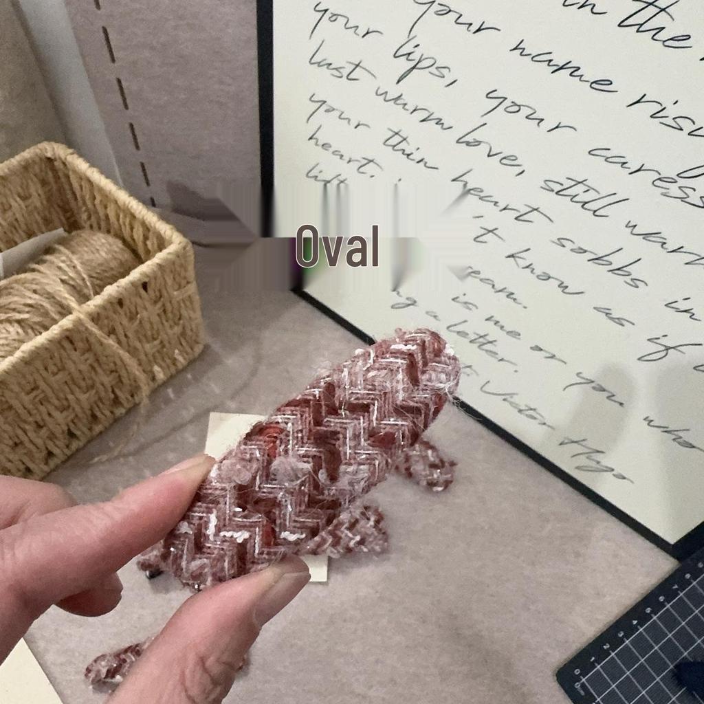 High-End Woolen Side Clip: Fashionable Autumn/Winter Hair Accessory for Girls