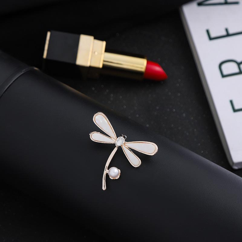 Luxury Animal-Themed Corsage: Elegant Holiday Gift for Women