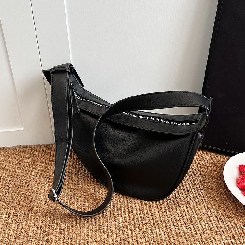 Unique Retro Shoulder Bag for Women PU Leather Crossbody Bag Saddle Design Line Bag Banana Bag Fashion