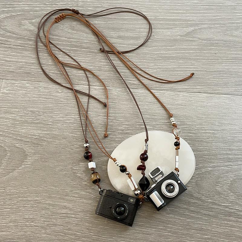 Design Sense Click Flash Sound Camera Pendant Necklace Female Niche Retro Personality Versatile Neck Chain Sweater Chain