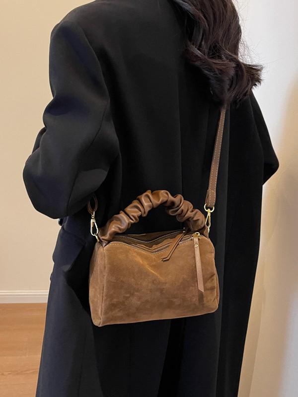 Borsa a tracolla/spalla in camoscio arricciato minimalista retrò Inverno 2025