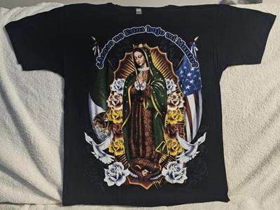 GUADALUPE SZŰZ MÁRIA MEXIKÓI AMERIKAI ZÁSZLÓ IMÁDKOZZ VIRÁG RÓZSA VALLÁSOS PÓLÓ