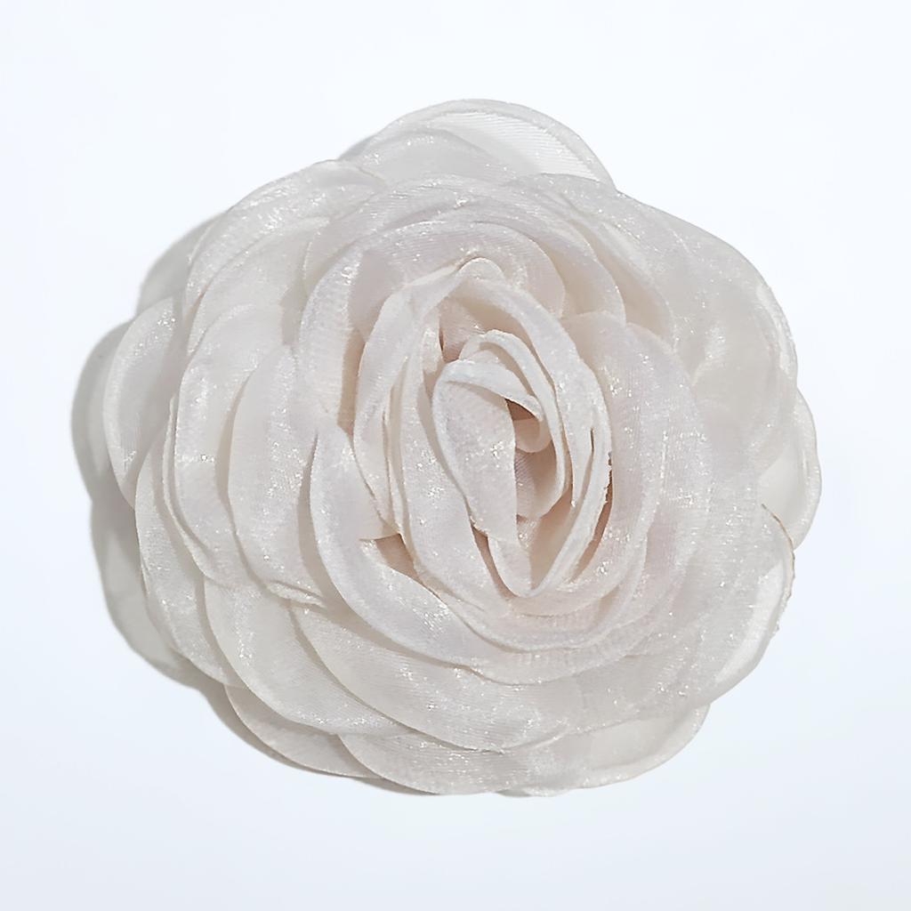 Französische Seidengaze Kamelienbrosche mit einem zarten Duft und einer dreidimensionalen simulierten Blumennadel