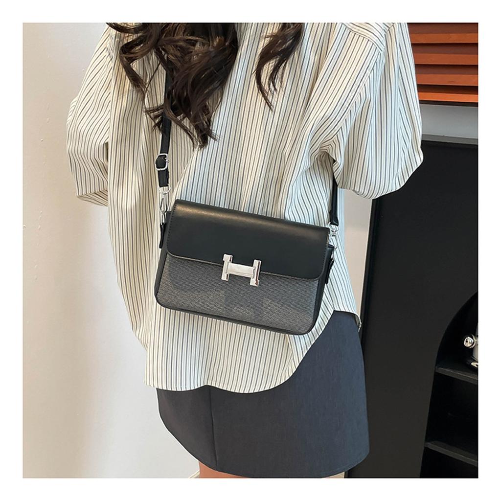 Retro Texture Small Bag Female Casual Handbag Small Square Bag Fashionable Fashionable Commuter Crossbody Bag