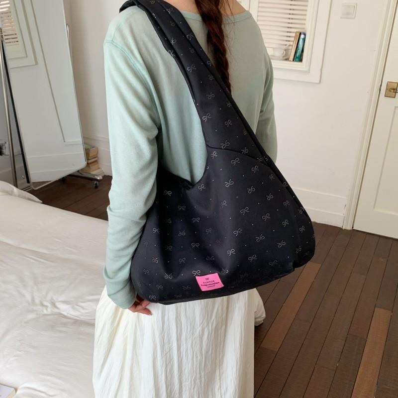 

Fashion Solid Color Soft Creative Design Nylon Shoulder Bags 2026 High Quality Sweet Versatile Simplicity Handbags for Women чёрный