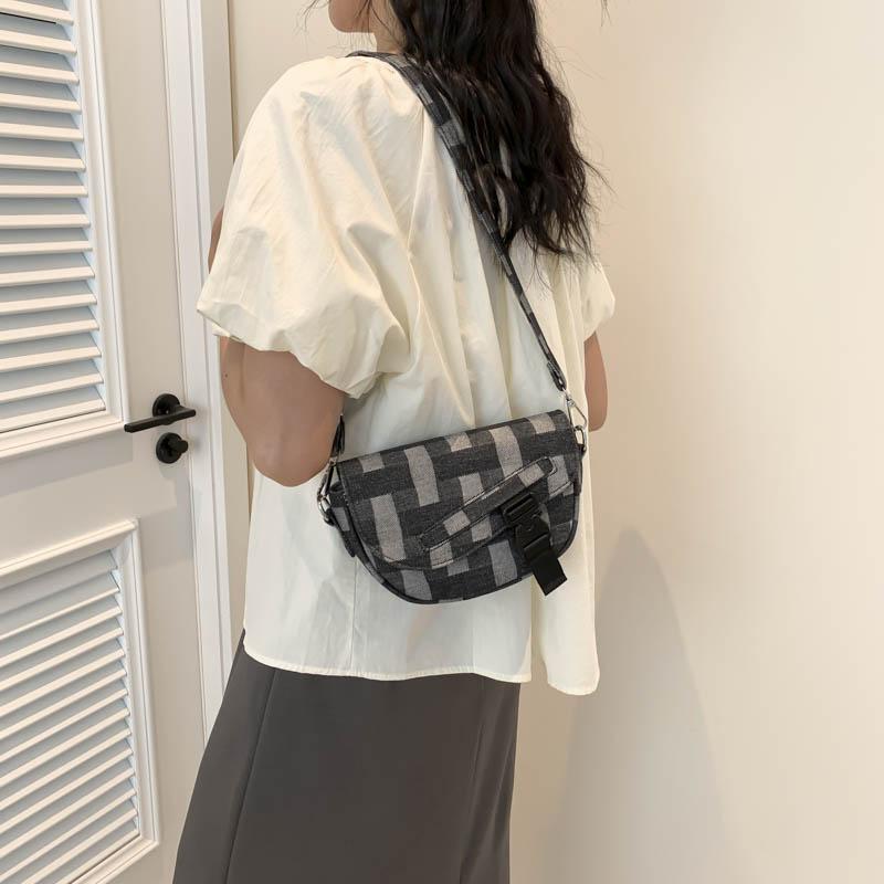 Spring/Summer New American Retro Saddle Bag Crossbody Bag Chest Bag Unisex Denim Fabric Sports