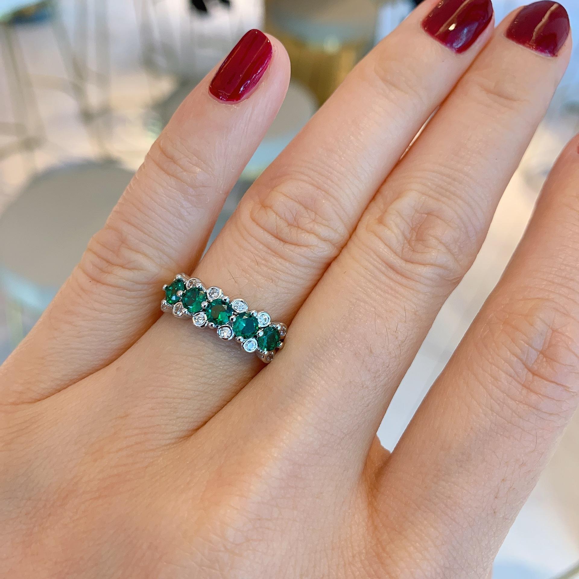 

Простое цветное имитационное микро-инкрустированное ювелирное кольцо с товарами