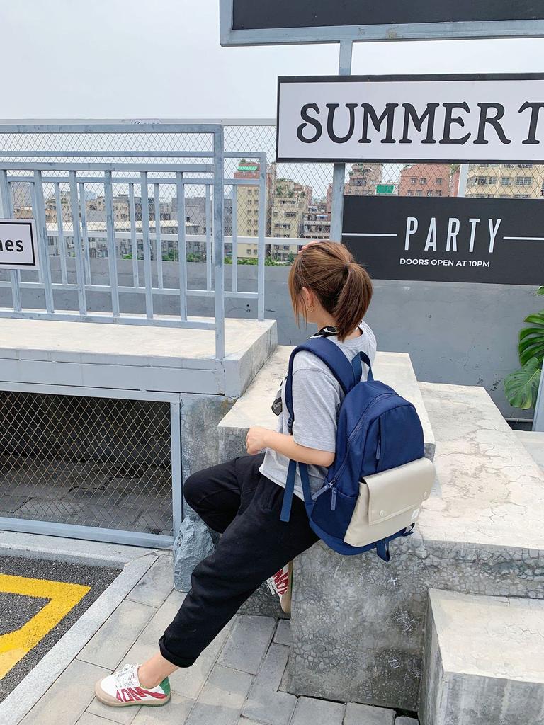 Liebenswerter Sommer-Damenrucksack, Wasserdichter Tagesrucksack, Schulrucksack, Rucksack mit großem Fassungsvermögen, Outdoor-Tasche, Unisex, Schlichtes Design, Perfekt für