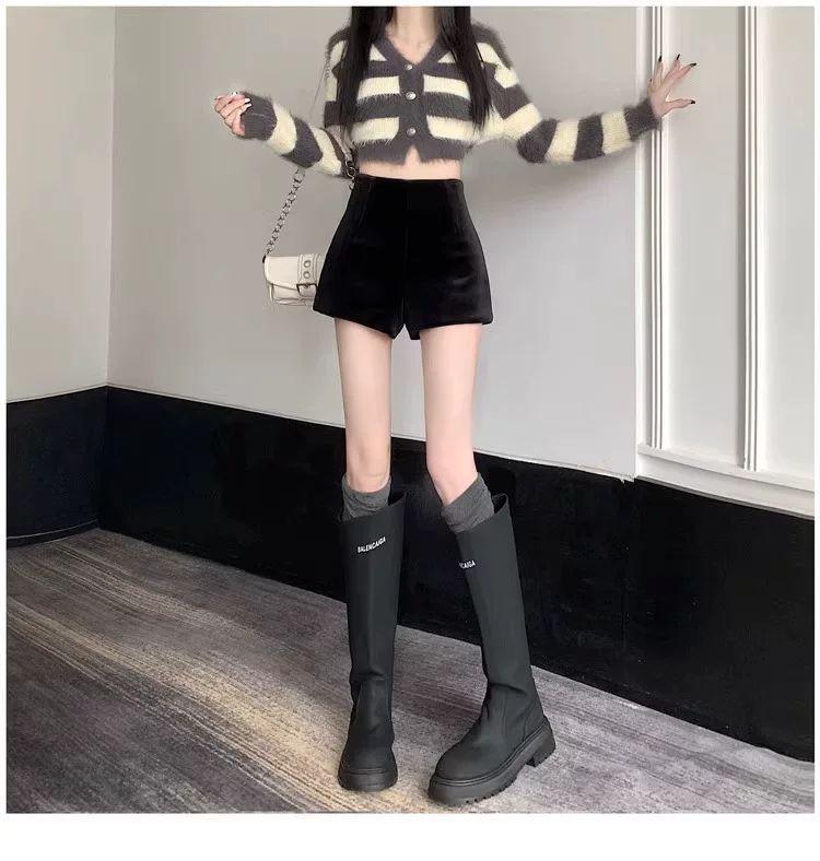 Women's Petite High-Waist Black Velvet Shorts - Autumn/Winter 2025 Collection