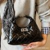 Retro Diamond Lattice Small Fragrance Pop Chain Single Shoulder Armpit Bag 2025 New High-end Foreign Style Commuter Crossbody Woman