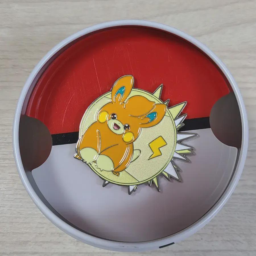 

Pokemon Popup Store Random Metal Badge 100 Pamo Sell
