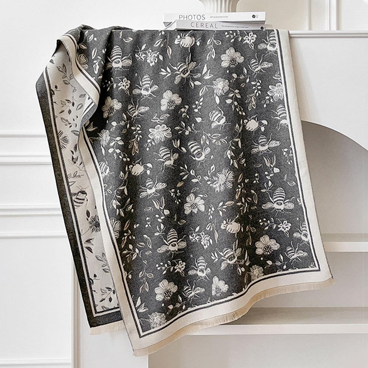 

Французский Элегантный Цветочный Шарф Темпераментный Модный Премиальный Универсальный Имитация Кашемира Накидка для Выхода 185*65cm серый