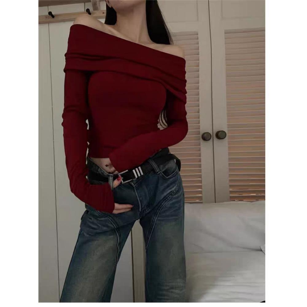 American Retro One Shoulder Long Sleeved T-shirt for Women Featuring Off the Shoulder Beauty Unique Style and Sexy Tight Fitting Base Shirt