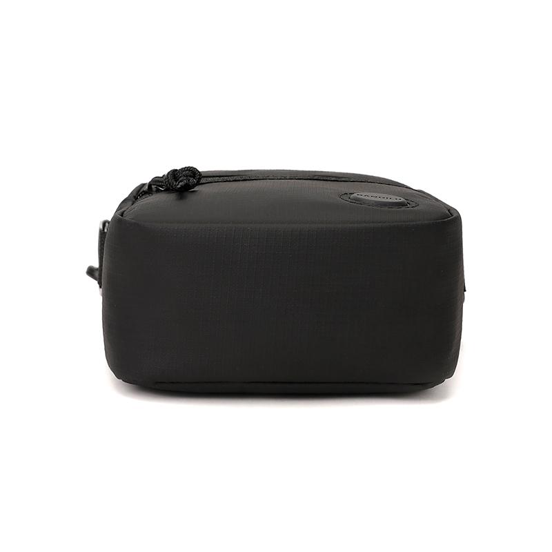 Minimalist Crossbody Bag for Men & Women – Compact Urban Shoulder Bag with Multiple Pockets & Adjustable Strap – Ideal for Daily Use & Travel