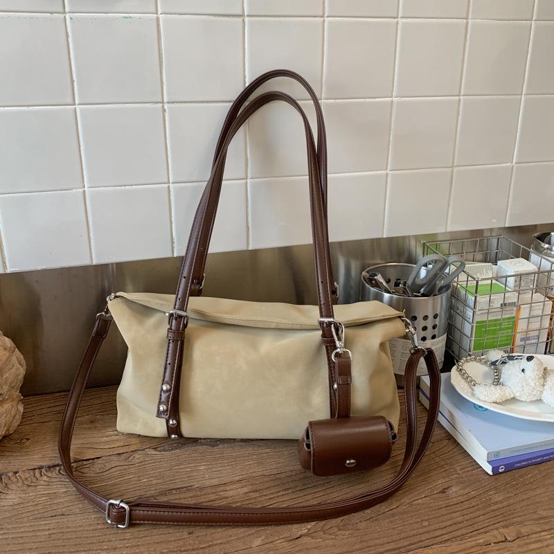 

Korean version of casual Maillard retro armpit bag women s winter new large-capacity work commuter handbag бежевий