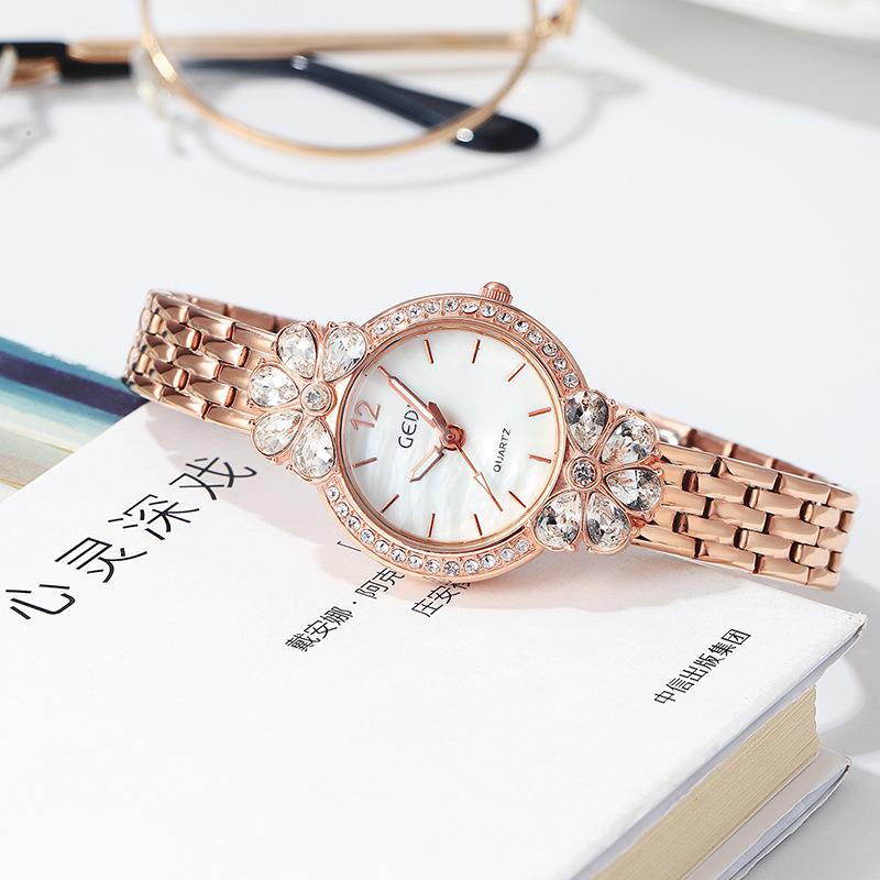 Ladies Light Luxury Medium Antique Creative Flower Diamond Gypsy Star Fashion Waterproof Steel Belt Quartz Watch