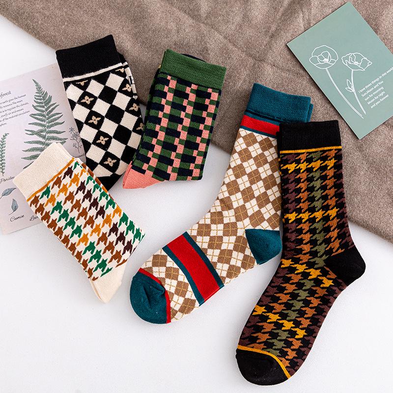 Women s Retro Plaid Mid-Calf Sweat-Absorbent Slouch Socks - Early Autumn 2022 Collection