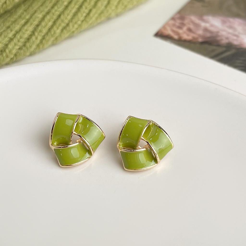 

Зеленые серьги-цветы в стиле Мори: Стильный, Универсальный и Элегантный для Женщин