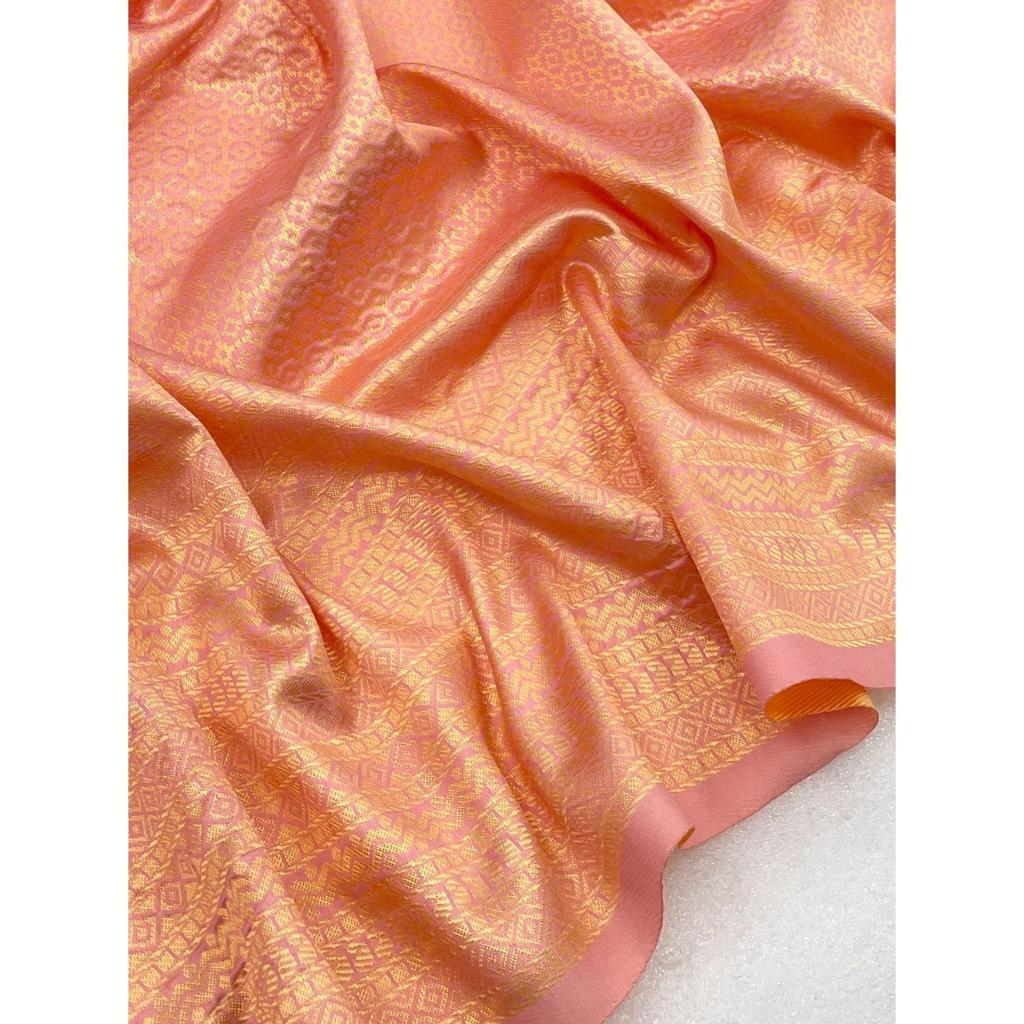 This Beautiful Saree Is Elegantly Decorated with Gorgeous Solid Jacquard Weave That Gives a Perfect Look To the Outfit.