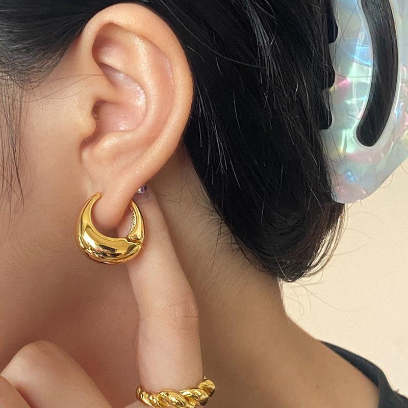 French Retro Round Hoop Earrings for Women - INS Style Celebrity-Inspired Studs