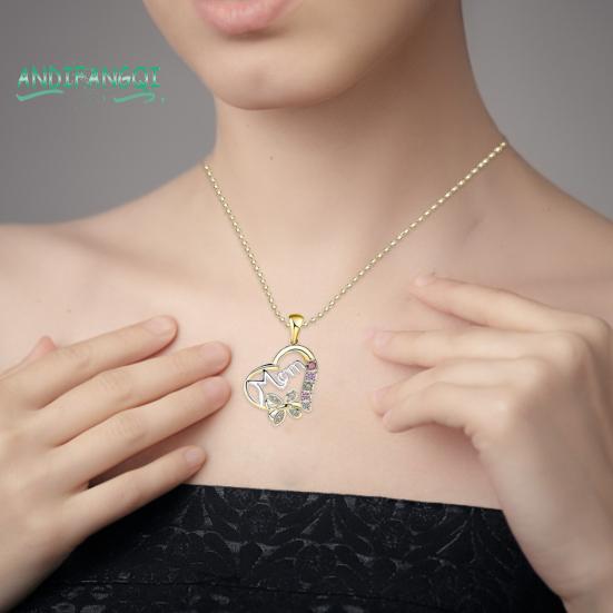 

Ожерелье для мамы со стразами и изумрудами — роскошная, гладкая и значимая подвеска ко Дню матери